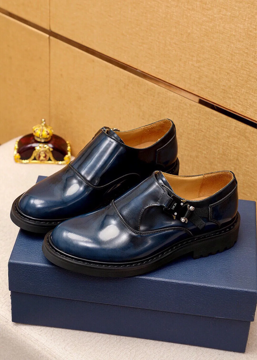 Men's men's shoes 💰600 💐"Dior" Dior 🇮🇹🇮🇹 counter synchronization Top purchasing agent 🔍🔍Men's 2⃣️0⃣️2⃣️5⃣️Business leather shoes Original open-edge beads imported from Italy, fully imported cow leather lining, sole: original T men's shoes 💰U outsole, exclusive movable molded sole, super comfortable, original factory follow-up goods, 🔍🔍high quality, can be entered and exited the counter at will, welcome to compare. Regular size 39-44 (customized at 38.45🉑️) 3 colors🉑️ to choose from